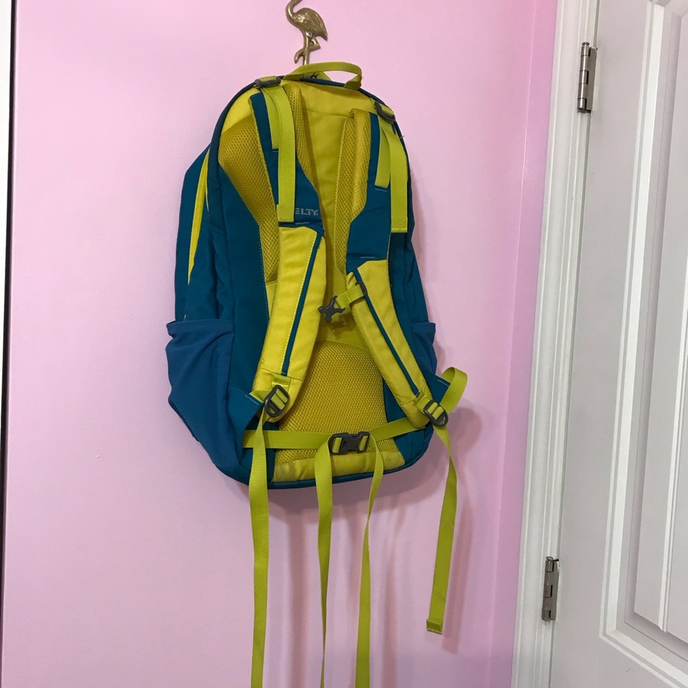 Kelty Flint 32L Backpack in teal and lime green - Picture 4 of 14